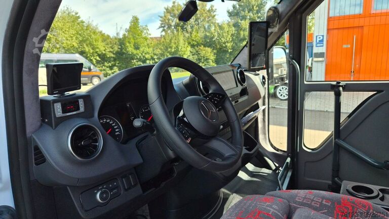 Smábíll MERCEDES-BENZ 30 Sitzer Schul- Transferbus 519 Lagerfahrzeug