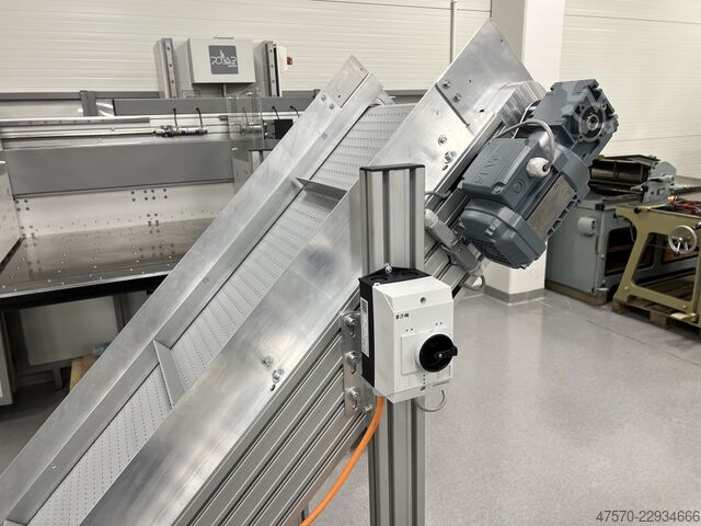 Máy bế khuôn Conveyor belt for waste removal from guillotine, three-knife trimmer