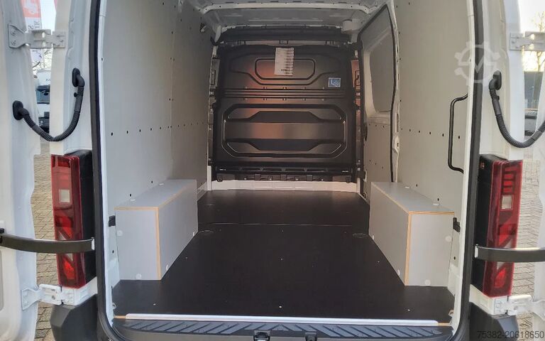 Box van Renault Master 150.35 EURO 6 L2H2 GESLOTEN WIT - V-63...