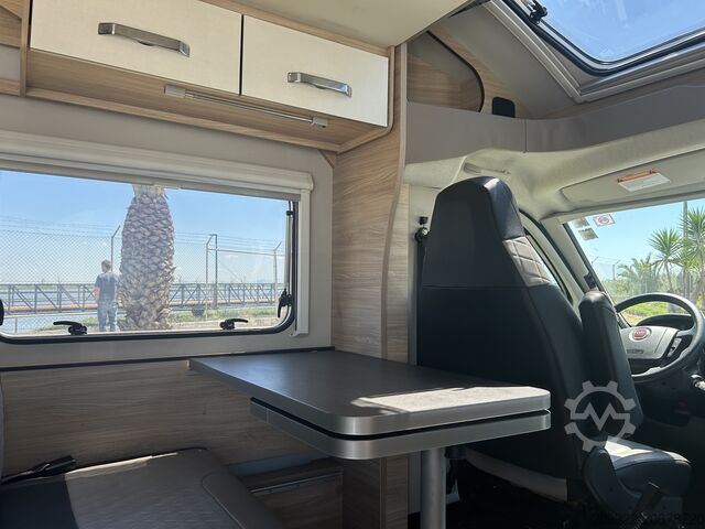 Caravan/camper Fiat Ducato Carasuite 650 MF | 5 Posti Letto | Semintegrato