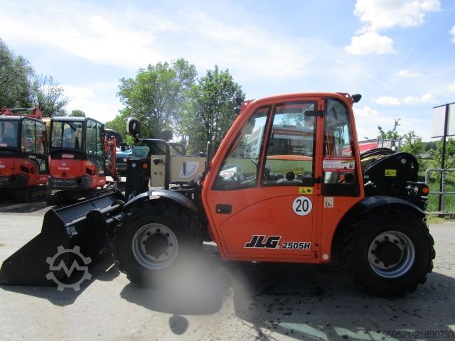  JLG 2505H - 5,6m - 2,5 Ton.- mit Palettengabel