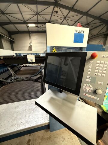 Stroj za lasersko rezanje TRUMPF TruLaser 3040 (L32)