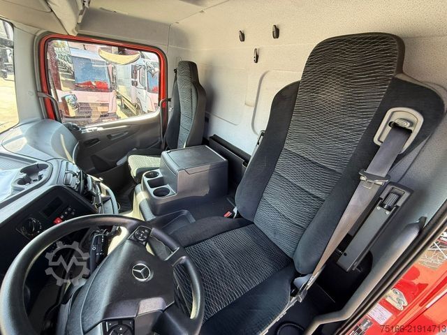 Furgoneta frigorífica MERCEDES-BENZ ATEGO 818 L Kühlkoffer 4,80 m LBW 1 T*THERMOKING