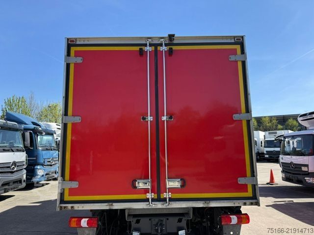 Furgoneta frigorífica MERCEDES-BENZ ATEGO 818 L Kühlkoffer 4,80 m LBW 1 T*THERMOKING