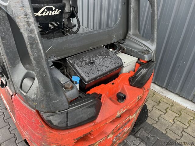 Električni viljuškar na 4 kotača Linde E25L-01