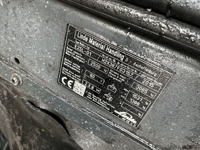 Električni viljuškar na 4 kotača Linde E25L-01