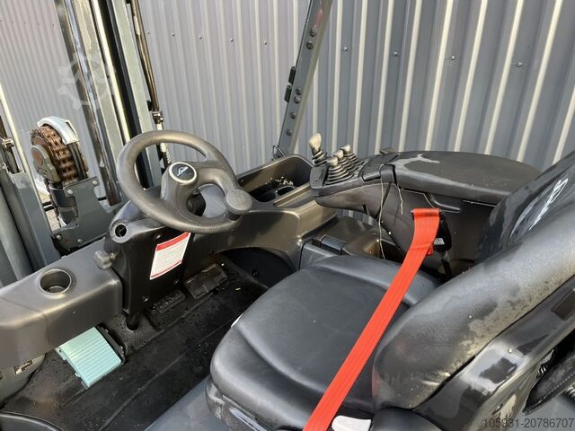 Električni viljuškar na 4 kotača Linde E50HL-01/600