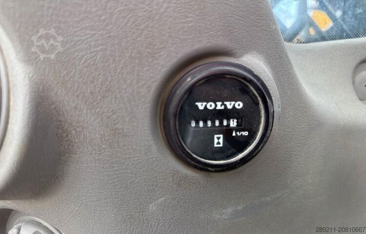 Máy xúc bánh xích Volvo EC 750 EL