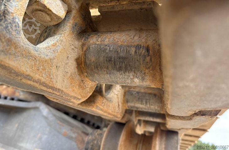 Máy xúc bánh xích Volvo EC 750 EL