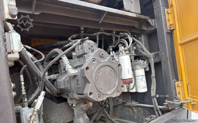 Máy xúc bánh xích Volvo EC 750 EL