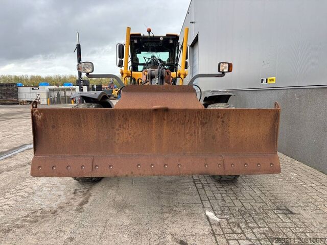 Máy san đường Volvo G 946 AWD (CE Certified / New Engine)