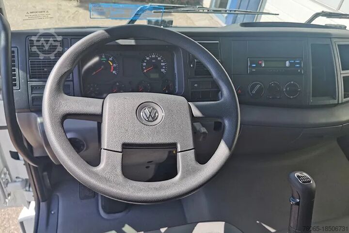 Estándar-SZM Volkswagen Constellation 19.320 BB SA Tractor Head