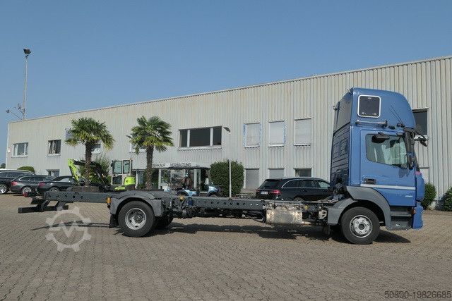 LKW-Fahrgestell MERCEDES-BENZ 918 L Atego 4x2, Schlafliege, Klima,Nebenantrieb