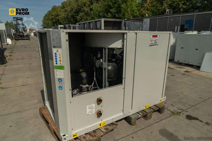 Šaldytuvas Used Aircooled chiller CARRIER 30RBSY060B0021 PE 58 KW. 2016 yom