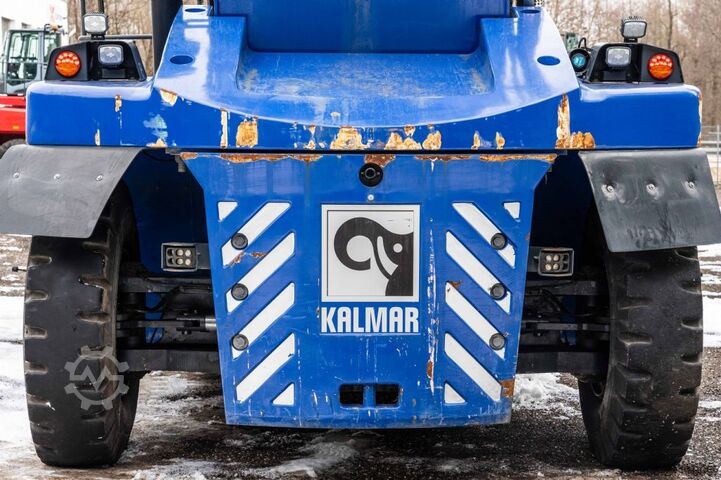 Zakladač prázdnych kontajnerov Kalmar DRG120-54S6