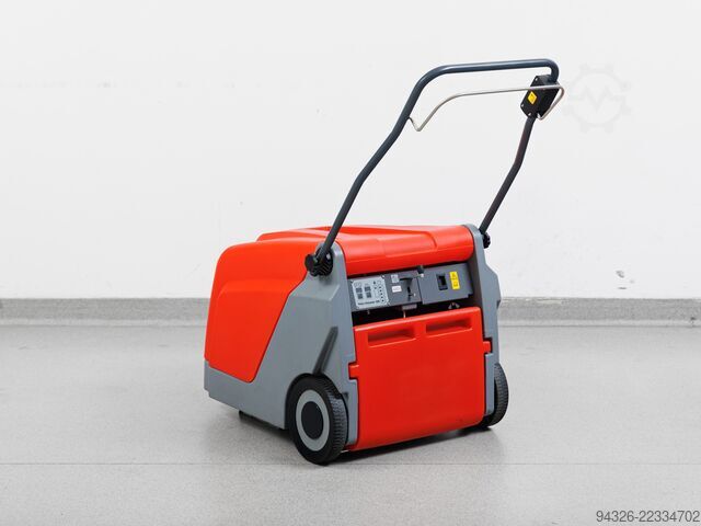 Hako Hamster 500 E UUED AKUD Hako Hamster 500 E - NEW BATTERIES - 2400m²/h