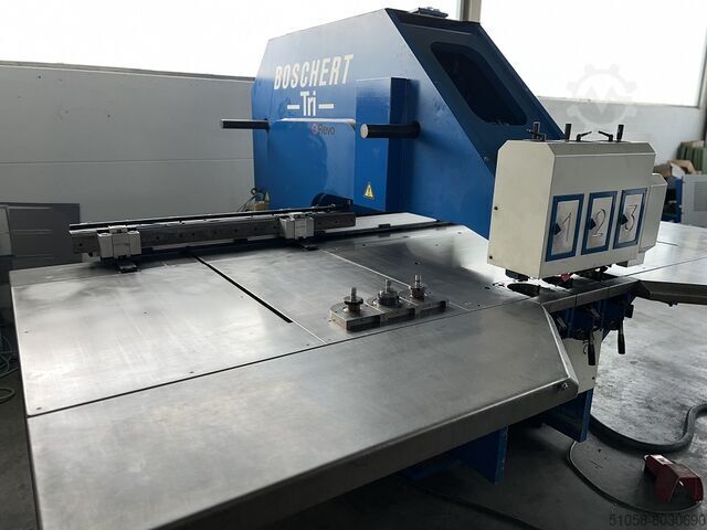 Mașină de perforat și ștanțat Boschert TRI1000 CNC Z
