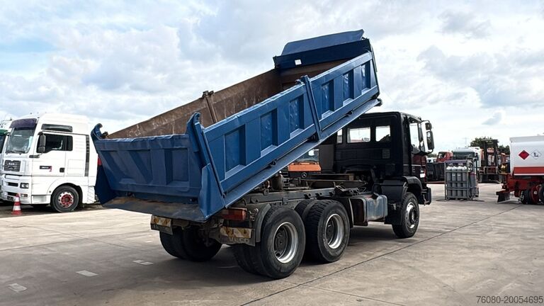 3-way tipper Iveco Eurotrakker 260 E 34 (POMPE MANUELLE / MANUAL P...