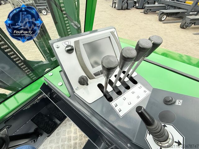 četvorosmerni viljuškar Combilift CBE4000 ELECTRIC TRIPLEM 5500 POSITIONER