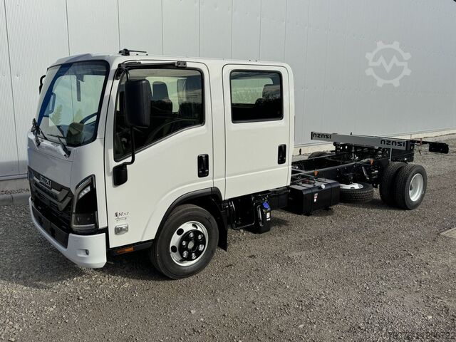 Muu ISUZU M30 M DOKA 7-Sitzer  5.2 l 190 PS Radst. 4.475