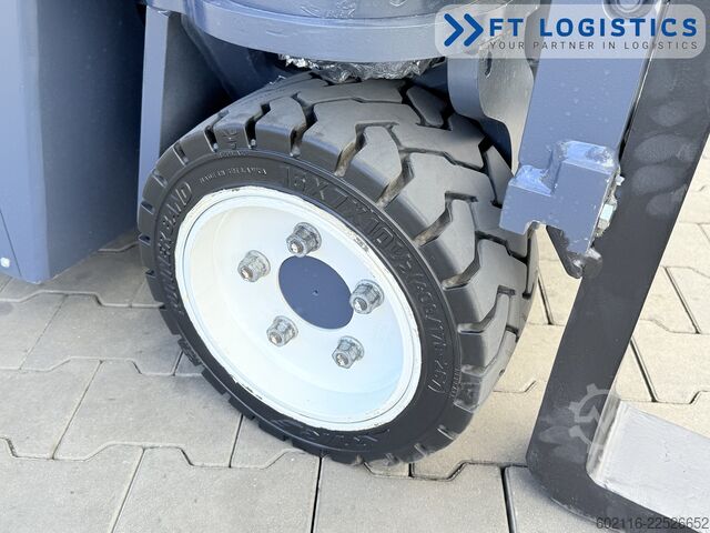 Forklift empat arah Combilift CB2500 GAS TRIPLEX 4900 FORK POSITIONER