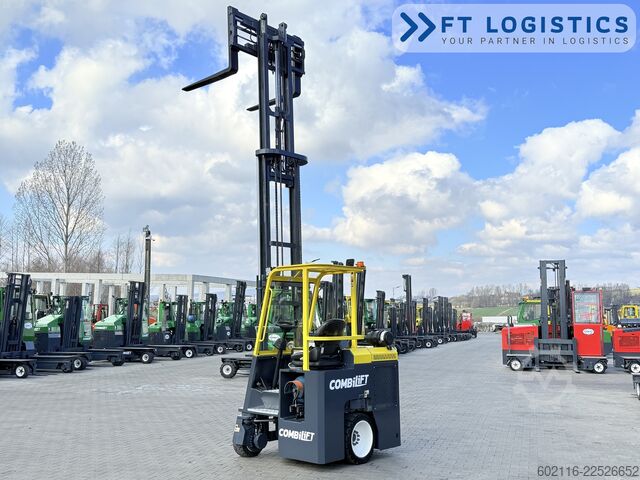 Forklift empat arah Combilift CB2500 GAS TRIPLEX 4900 FORK POSITIONER
