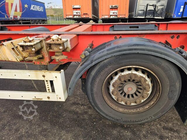Preprava kontajnerov KRONE SD 27/ FIXED CHASSIS/ SAF DISC. 40 FT /2 X 20 F...