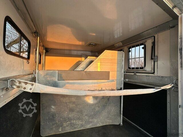 Furgoneta  Steinsberger 3-Pferdeanhänger