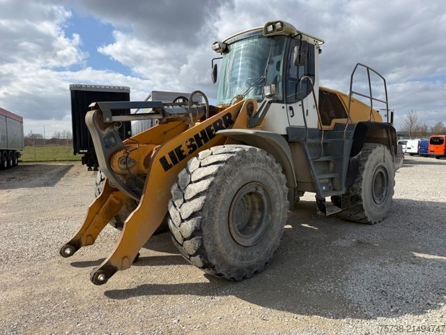 Ładowarka kołowa LIEBHERR L580 Radlader