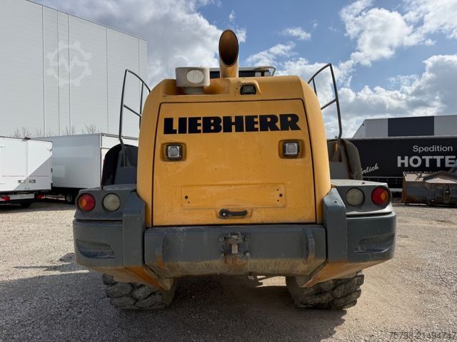 Ładowarka kołowa LIEBHERR L580 Radlader