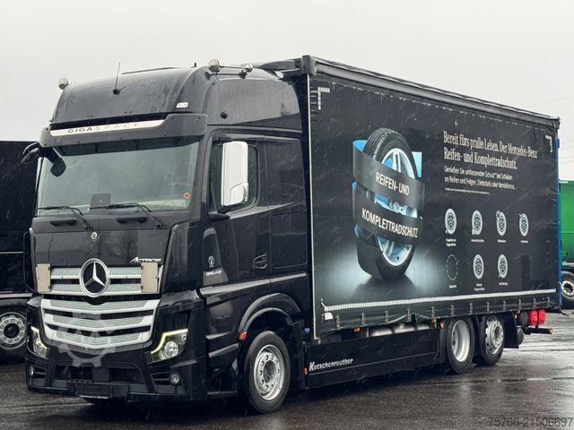 Camião plataforma com lona MERCEDES-BENZ ACTROS 2548 / GIGSPACE / STAPLERHALTERUNG
