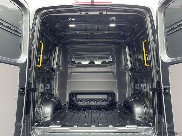 パネルバン MAN TGE 3.180 L3H2 MIXTO 4x4 AUTOM ACC STANDH SITZH