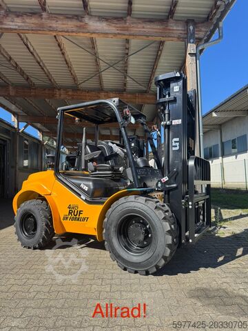 四轮叉车 UN UN FD 35 4WD Allradantrieb