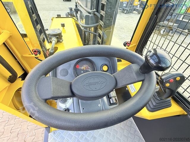 Forklift pemuat samping Combilift C5000SR DIESEL TRIPLEX 6100 FORK POSIT