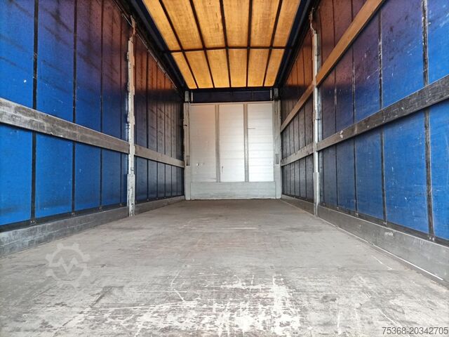Camion cu platformă și prelată Iveco EUROCARGO 120-250
