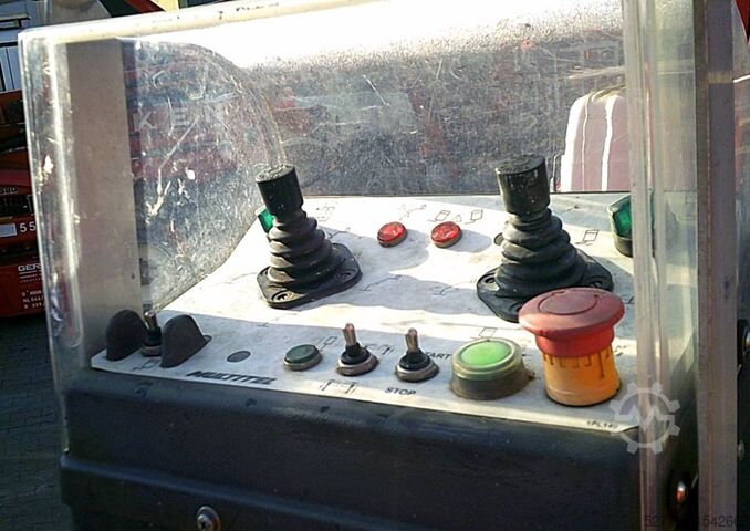 Knúinn vinnupallur á vörubíl Multitel MT162EX