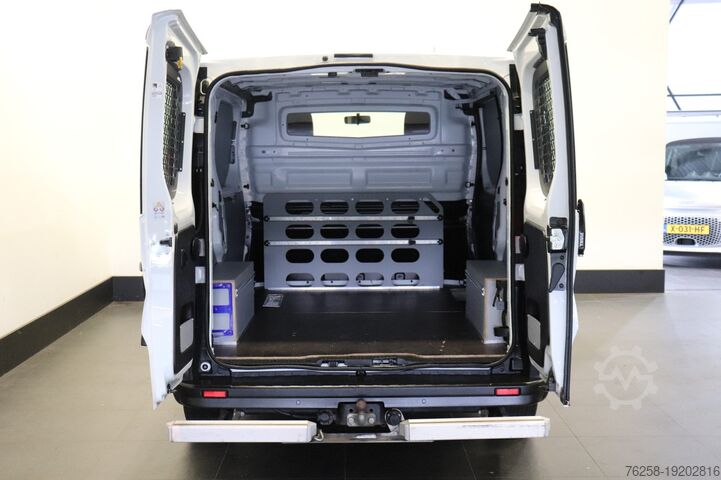 Furgoneta con caja Renault Trafic 1.6 dCi EURO 6 - Airco - Cruise - PDC - ...