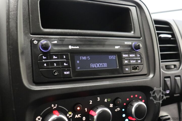 Furgoneta con caja Renault Trafic 1.6 dCi EURO 6 - Airco - Cruise - PDC - ...