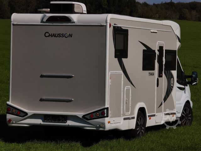 Camper semintegrato CHAUSSON titanium 767 GA Automatik, Hubbett und Längsbett