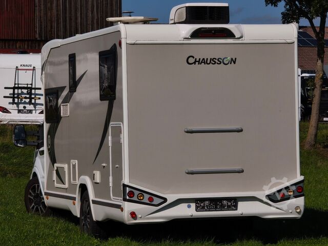 Camper semintegrato CHAUSSON titanium 767 GA Automatik, Hubbett und Längsbett