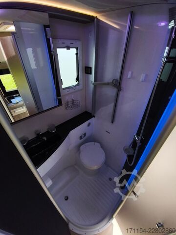 Camper semintegrato CHAUSSON titanium 767 GA Automatik, Hubbett und Längsbett
