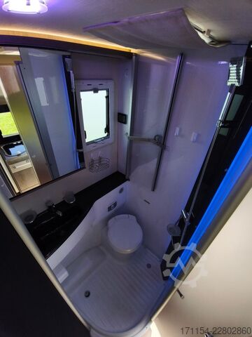 Camper semintegrato CHAUSSON titanium 767 GA Automatik, Hubbett und Längsbett