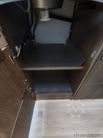 Camper semintegrato CHAUSSON titanium 767 GA Automatik, Hubbett und Längsbett