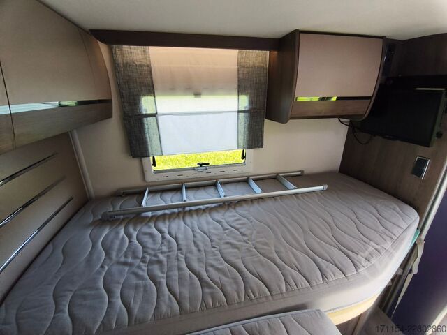Camper semintegrato CHAUSSON titanium 767 GA Automatik, Hubbett und Längsbett