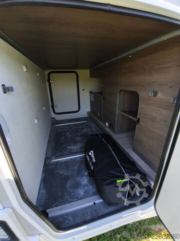 Camper semintegrato CHAUSSON titanium 767 GA Automatik, Hubbett und Längsbett