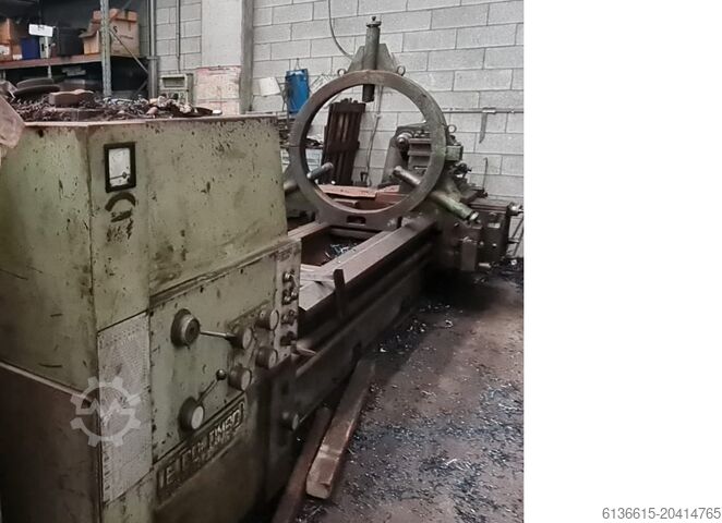 Torno central E. Colombo VUP560