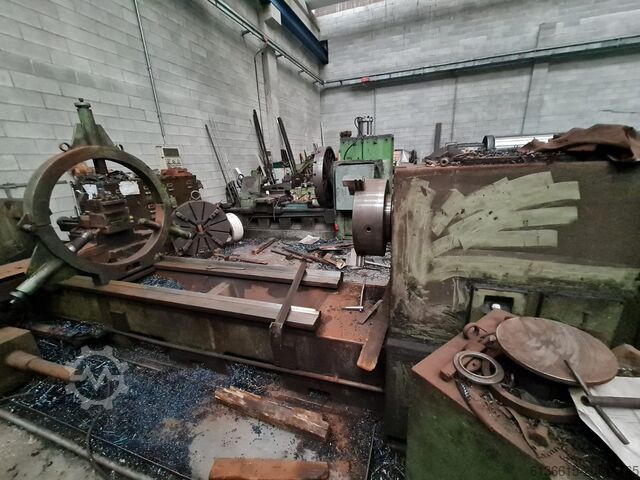 Torno me bosht plumbi/ushqyes E. Colombo VUP560