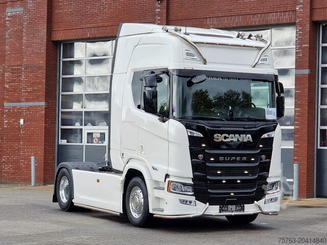 Standard SZM Scania R560 Highline 4x2 - Like new - Full spec - Face...