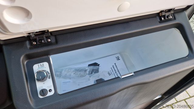 Minibusz MERCEDES-BENZ 519 und 517 Glasdach XXL 20 Sitze Stock