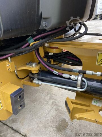 Loader CAT 906M (7164)